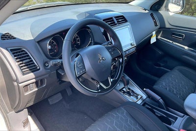 2027 Mitsubishi Outlander Sport LE