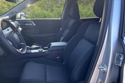 2026 Mitsubishi Outlander ES