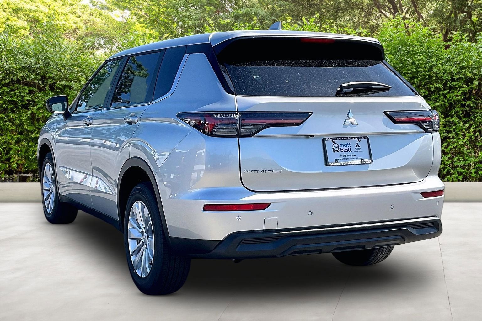 2026 Mitsubishi Outlander ES