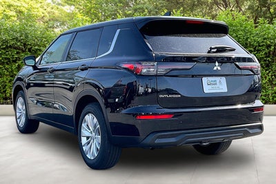 2026 Mitsubishi Outlander ES