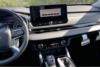 2026 Mitsubishi Outlander ES
