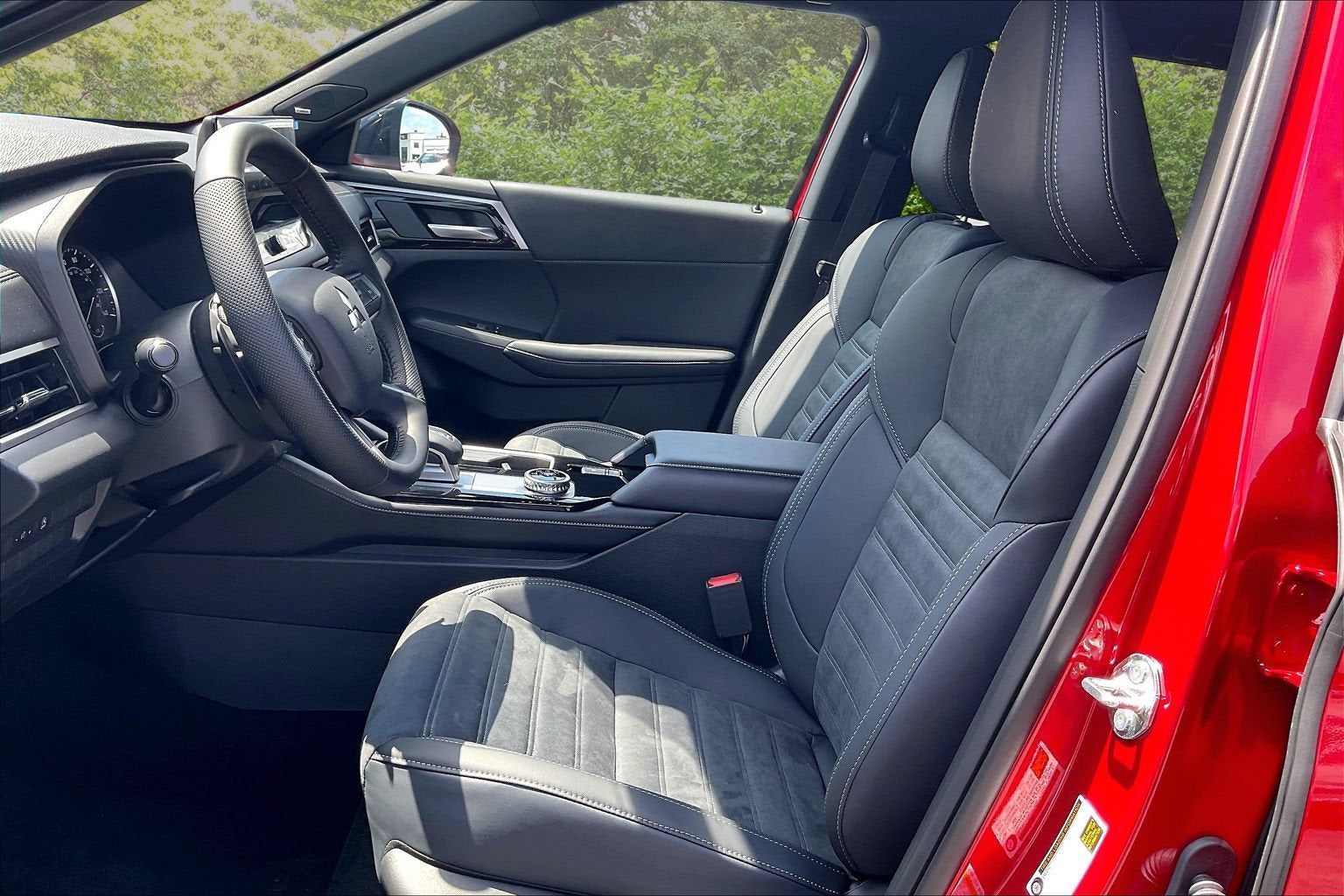 2026 Mitsubishi Outlander LE
