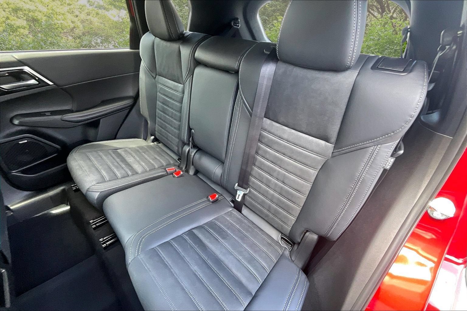 2026 Mitsubishi Outlander LE