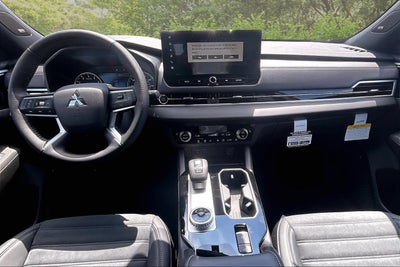 2026 Mitsubishi Outlander LE