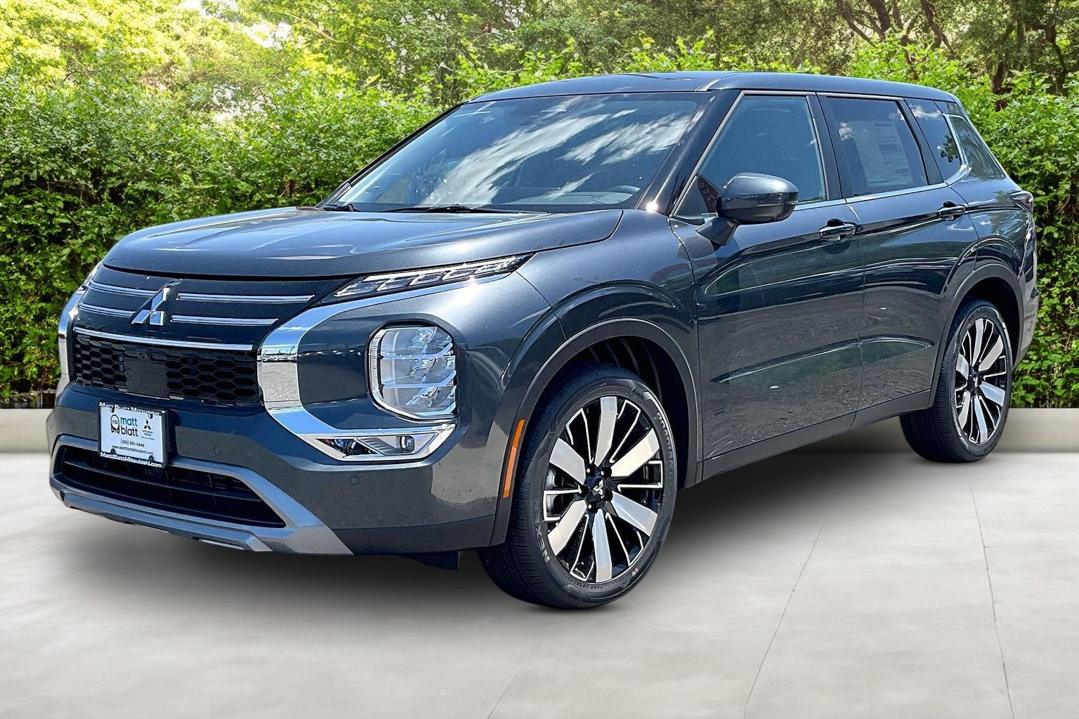 2026 Mitsubishi Outlander SE FWD's photo