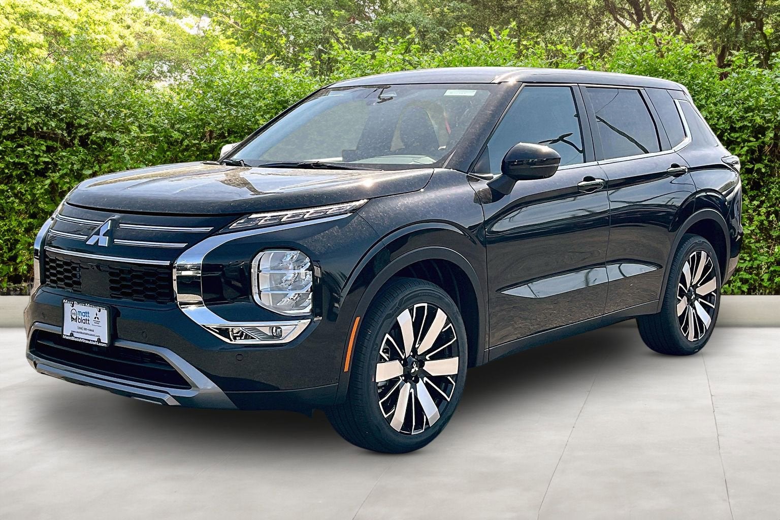2026 Mitsubishi Outlander SE FWD's photo