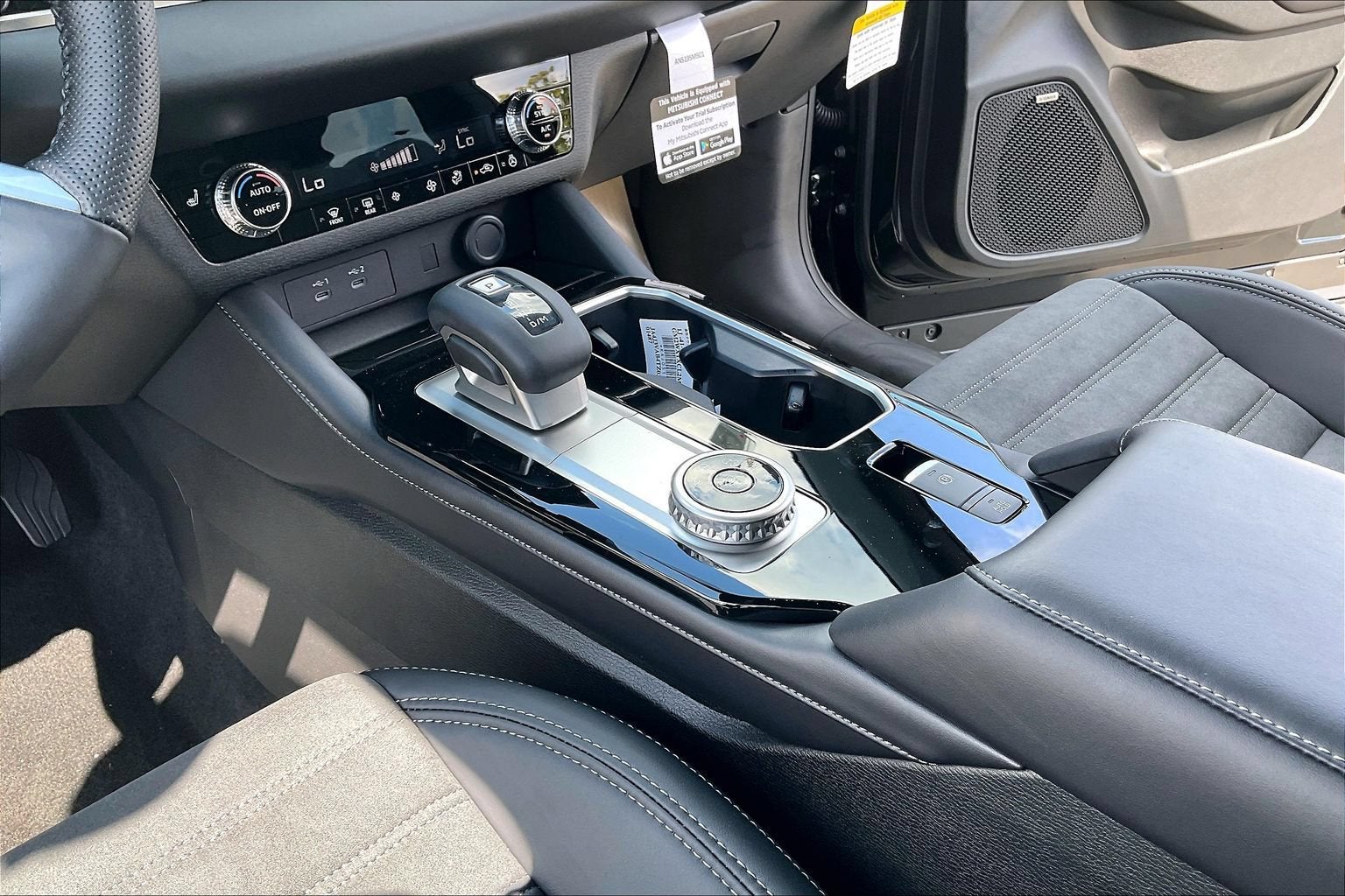 2026 Mitsubishi Outlander LE