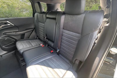 2026 Mitsubishi Outlander LE