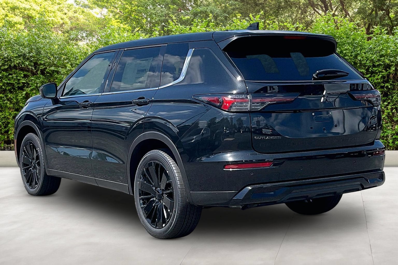 2026 Mitsubishi Outlander LE