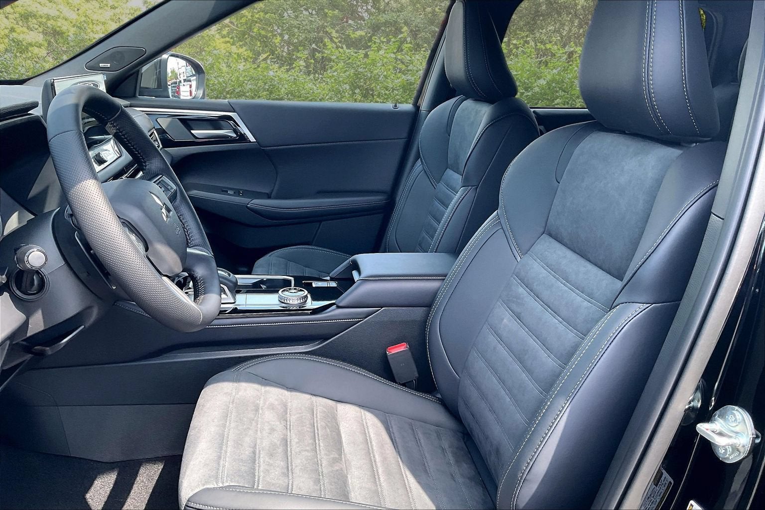 2026 Mitsubishi Outlander LE