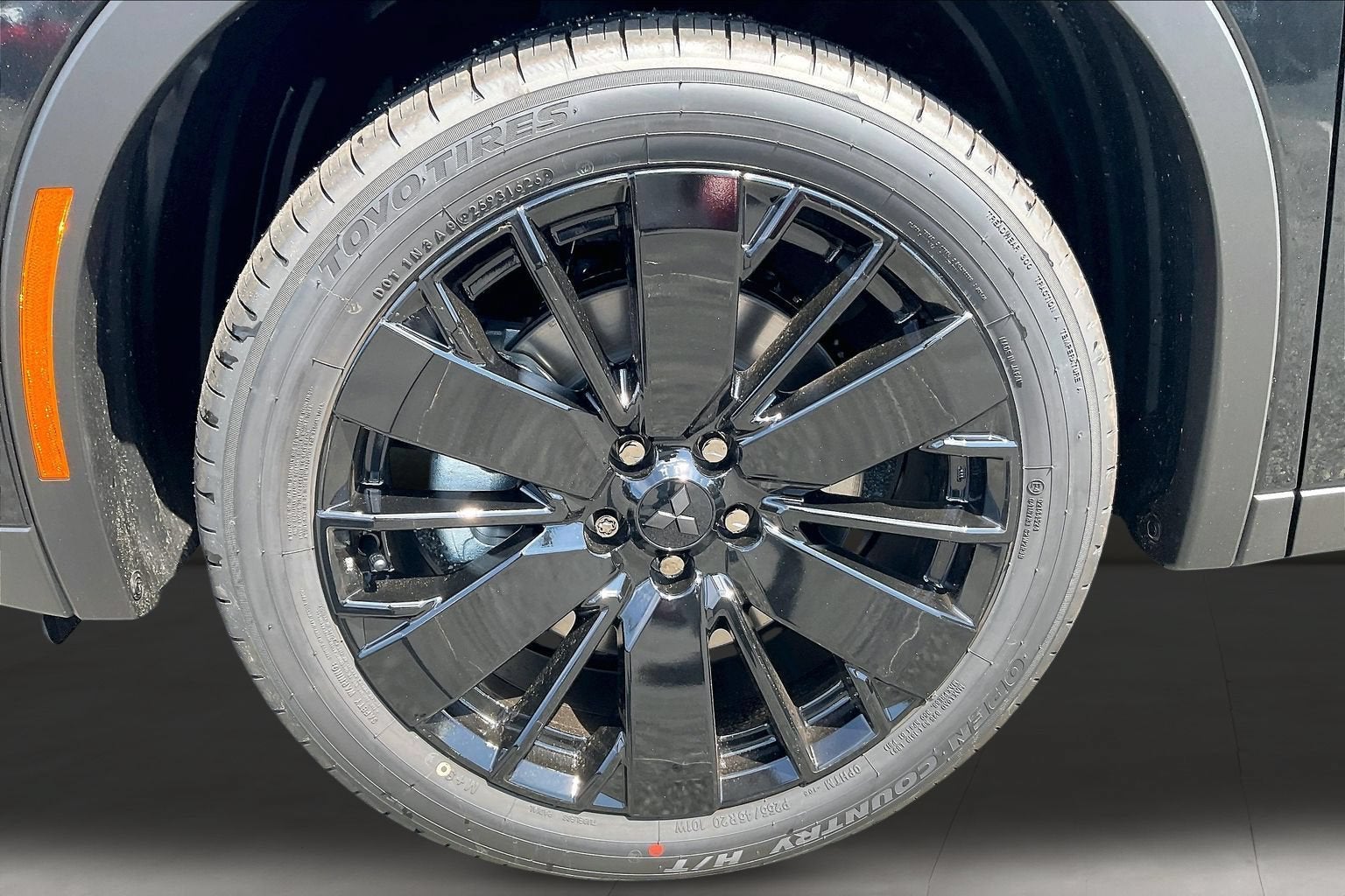 2026 Mitsubishi Outlander LE