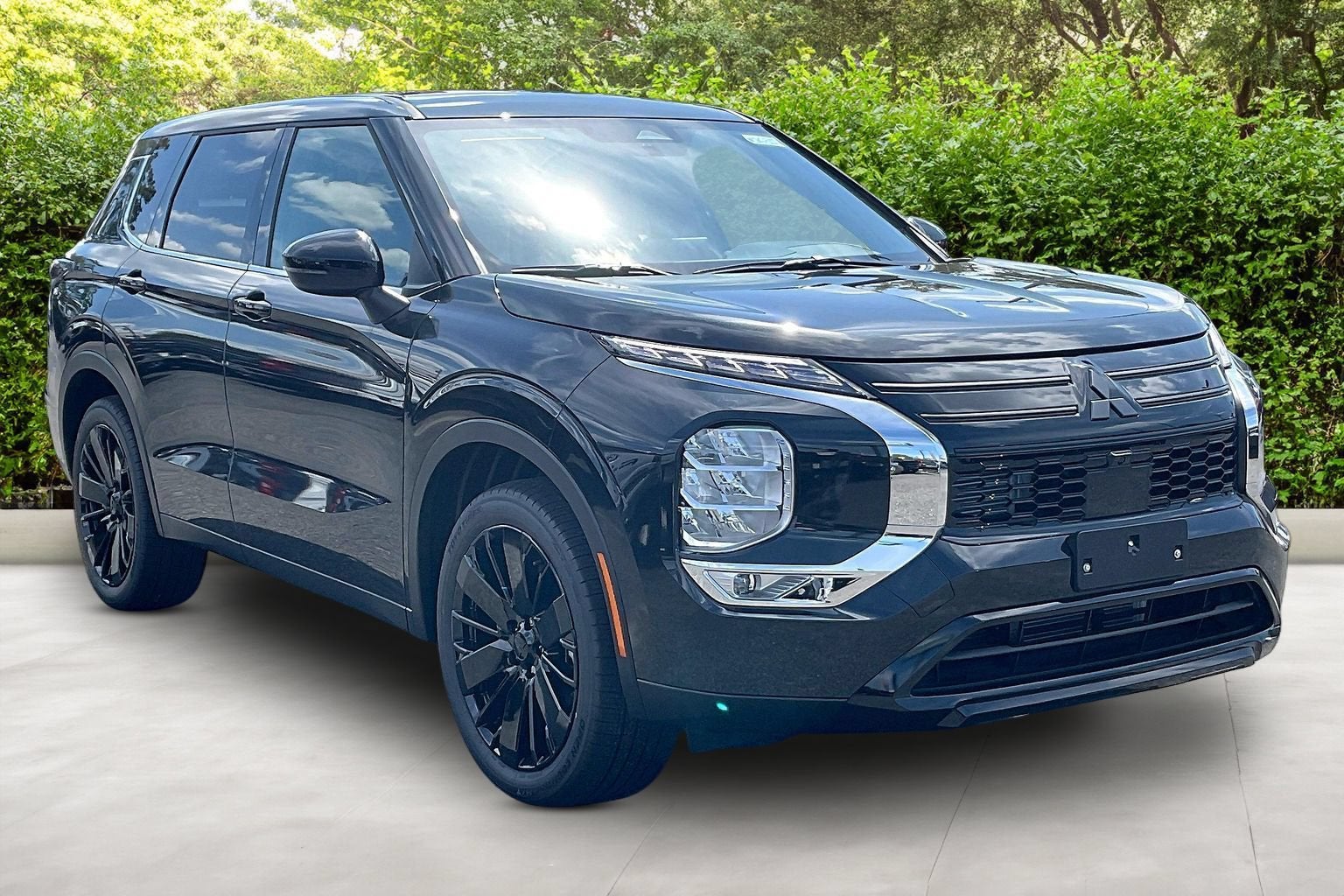 2026 Mitsubishi Outlander LE