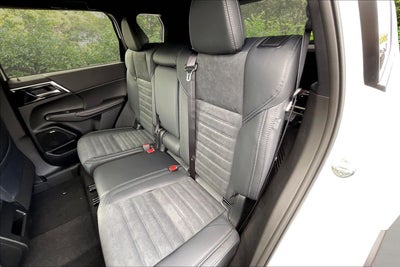 2026 Mitsubishi Outlander LE