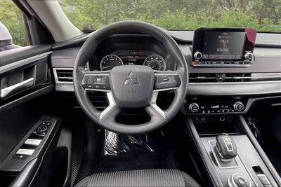 2023 Mitsubishi Outlander ES