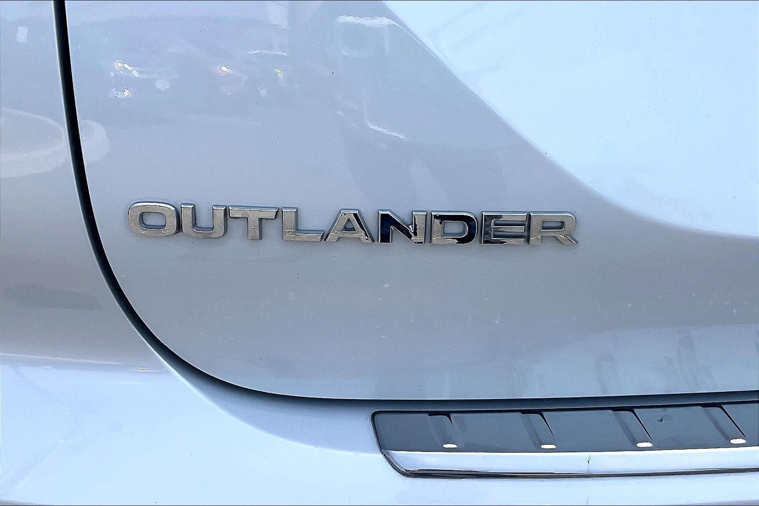 2022 Mitsubishi Outlander ES