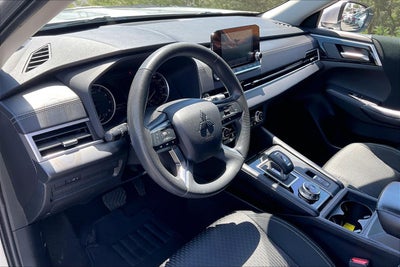 2022 Mitsubishi Outlander ES