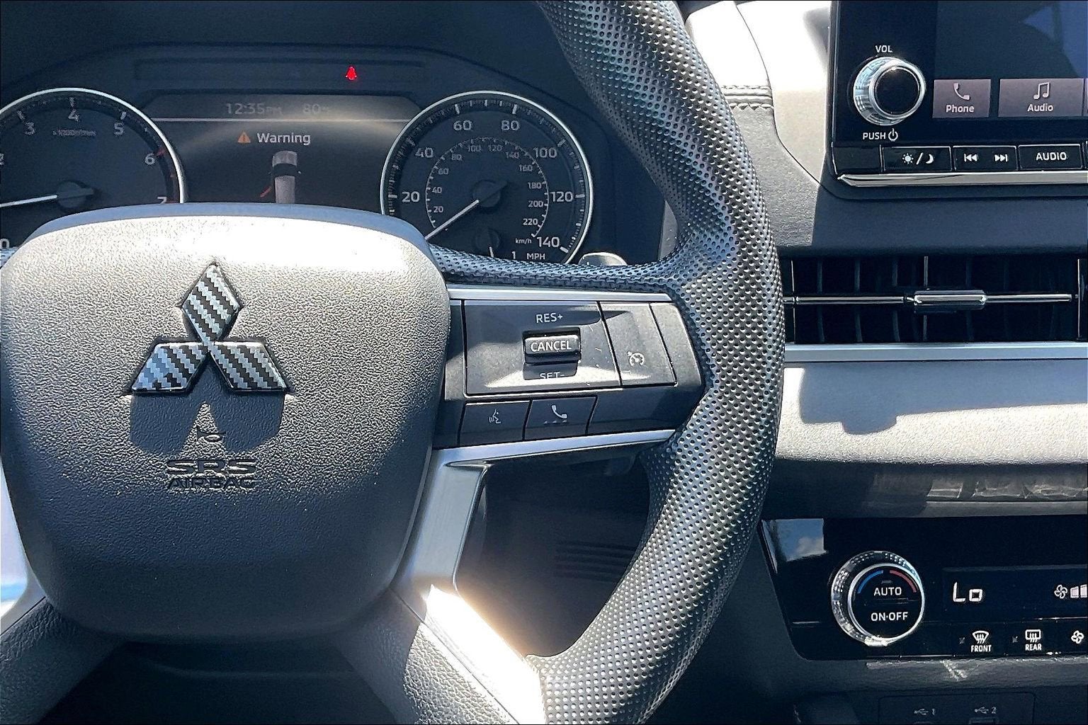2022 Mitsubishi Outlander ES
