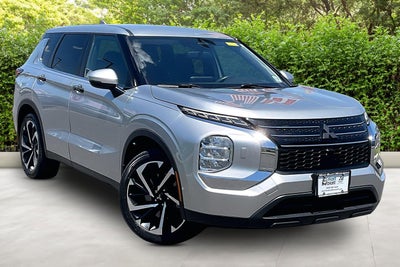 2022 Mitsubishi Outlander ES