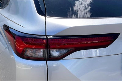 2022 Mitsubishi Outlander ES