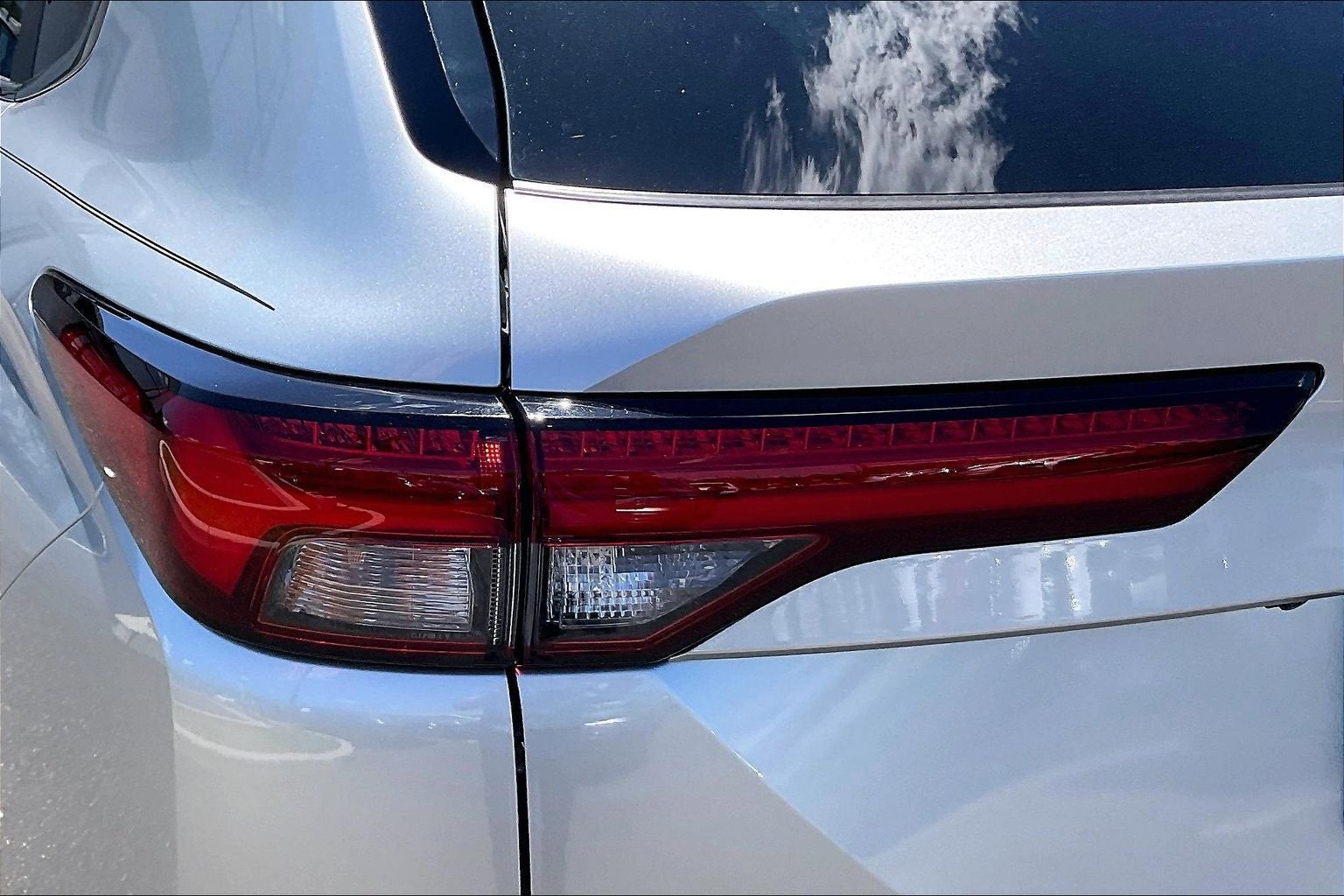 2022 Mitsubishi Outlander ES