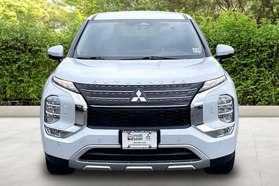 2023 Mitsubishi Outlander SE