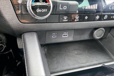 2023 Mitsubishi Outlander SE