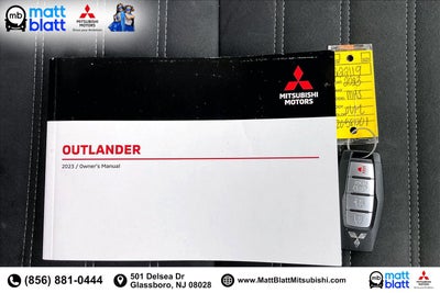 2023 Mitsubishi Outlander SE