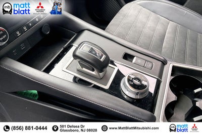 2023 Mitsubishi Outlander SE