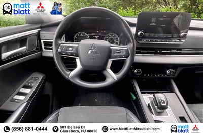 2023 Mitsubishi Outlander SE