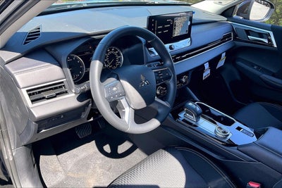 2026 Mitsubishi Outlander ES