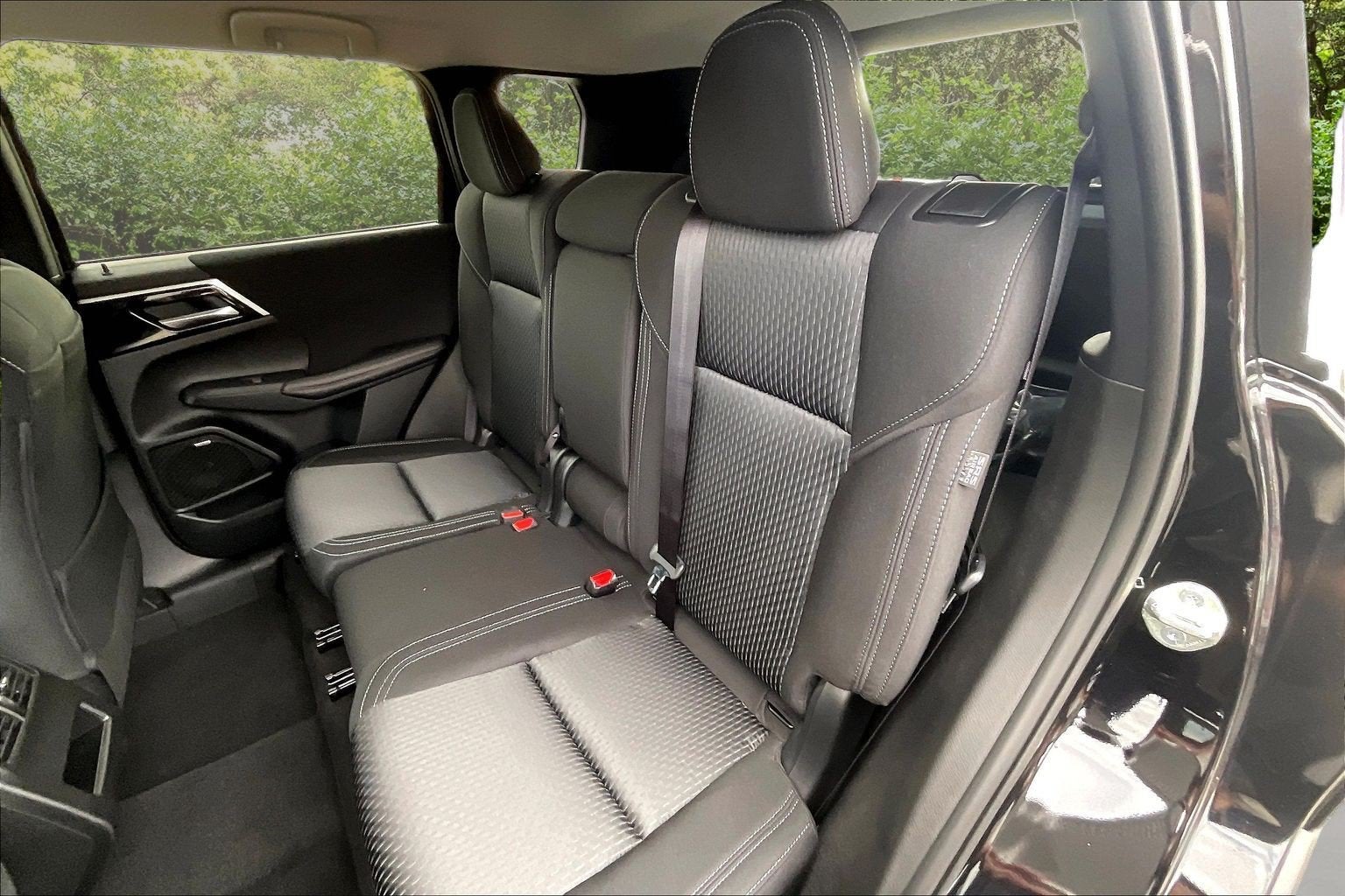 2026 Mitsubishi Outlander ES