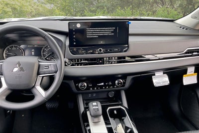 2026 Mitsubishi Outlander ES