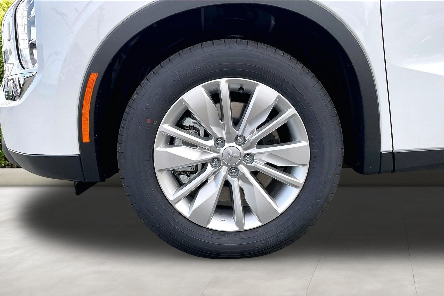 2026 Mitsubishi Outlander ES