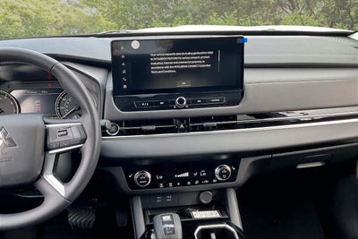 2026 Mitsubishi Outlander ES