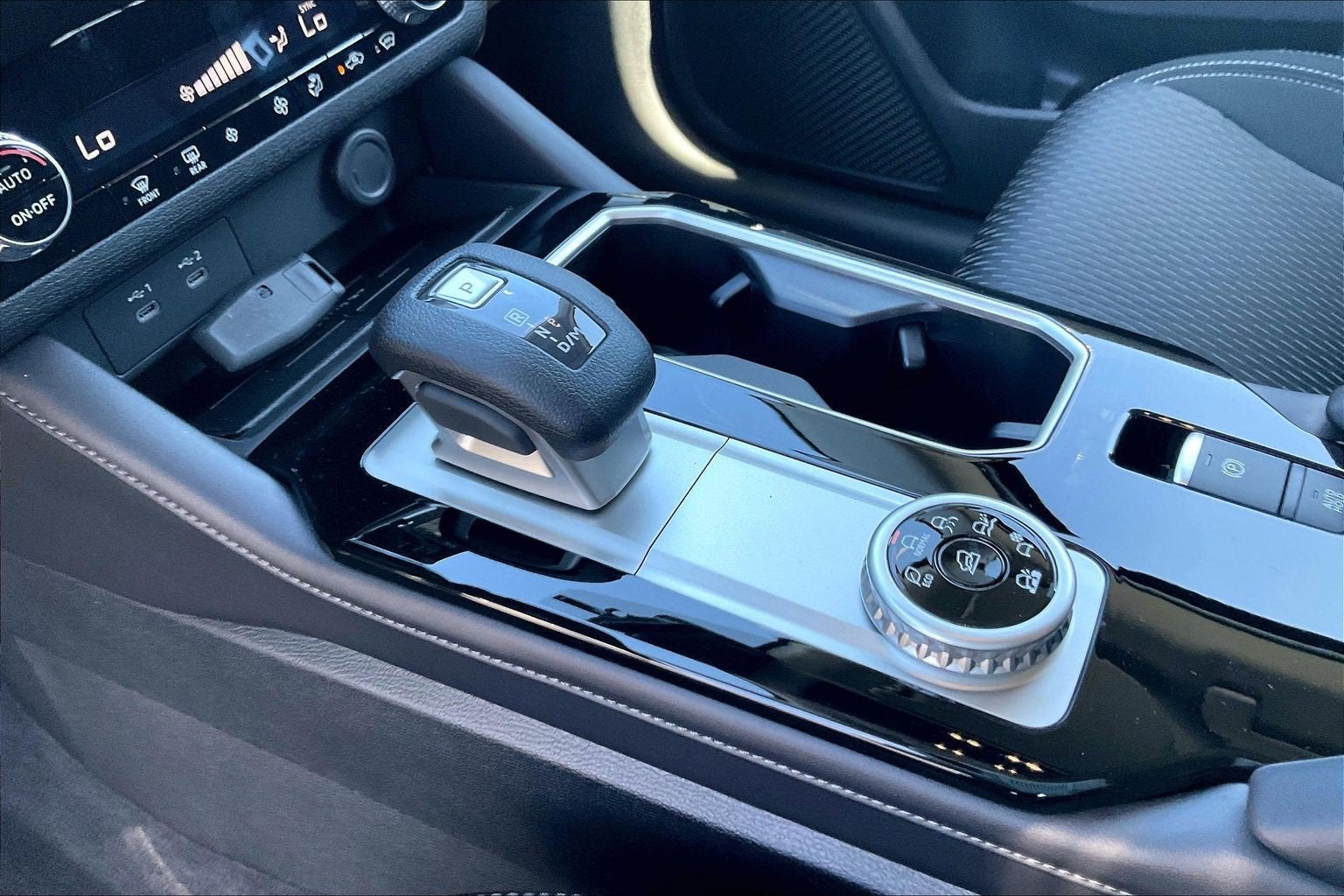 2026 Mitsubishi Outlander ES