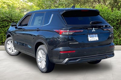 2026 Mitsubishi Outlander ES