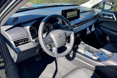 2026 Mitsubishi Outlander ES