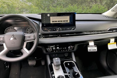 2026 Mitsubishi Outlander ES