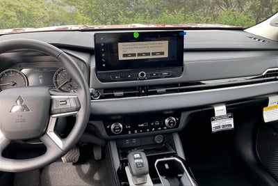 2026 Mitsubishi Outlander ES