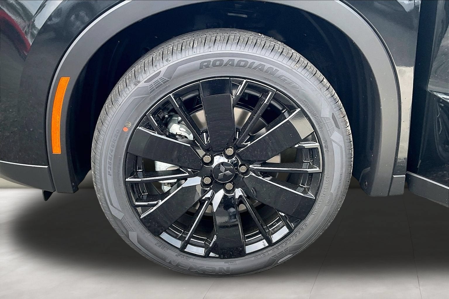 2026 Mitsubishi Outlander LE