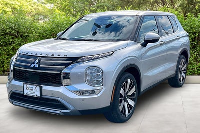 2026 Mitsubishi Outlander SE