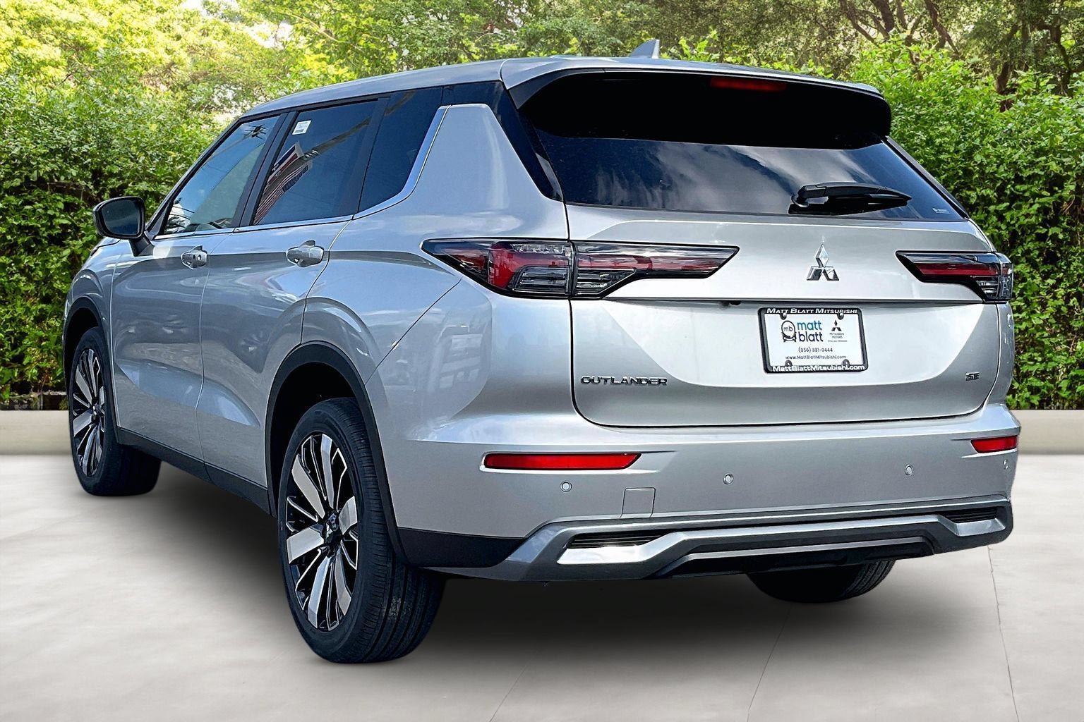 2026 Mitsubishi Outlander SE