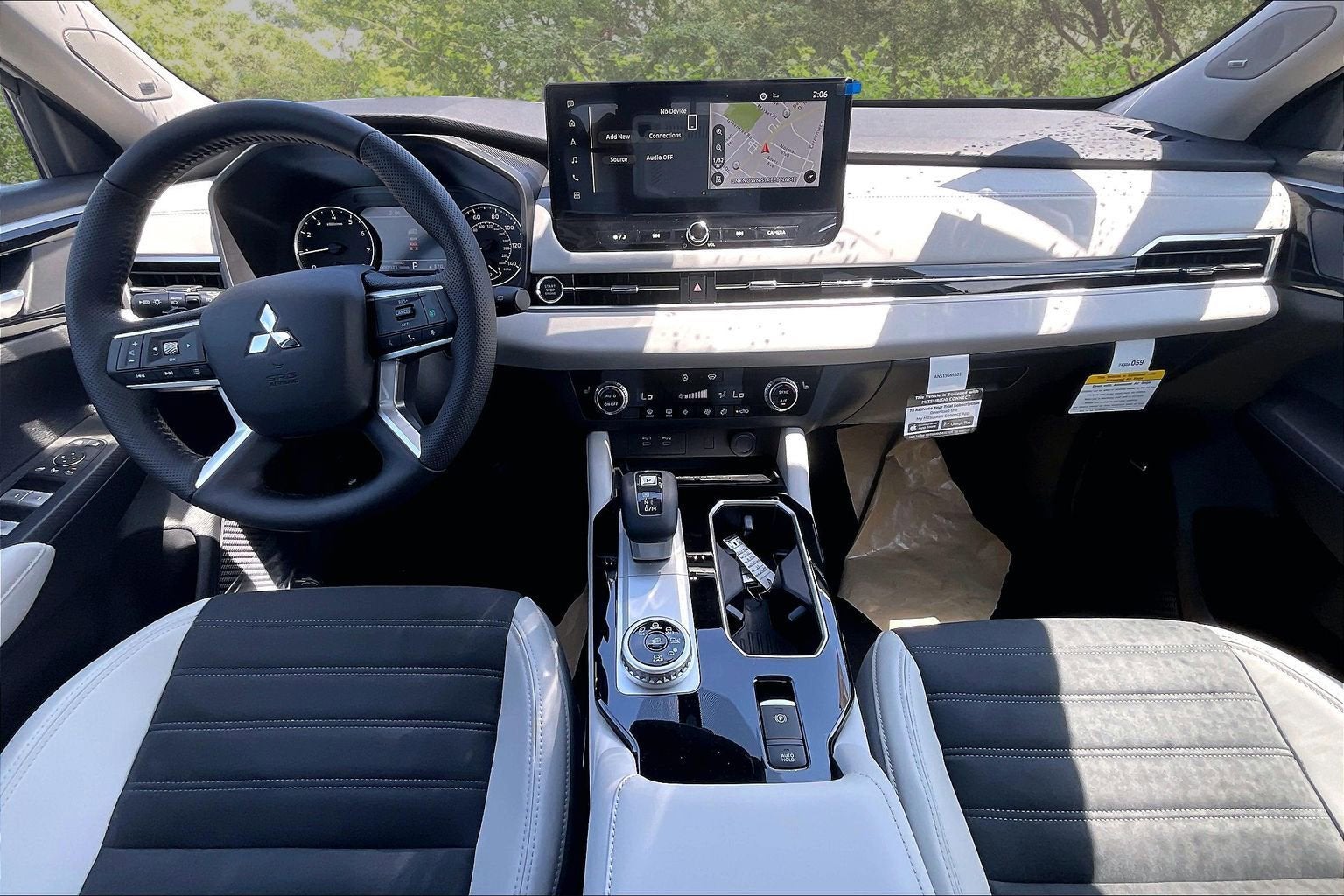 2026 Mitsubishi Outlander SE