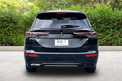 2026 Mitsubishi Outlander LE