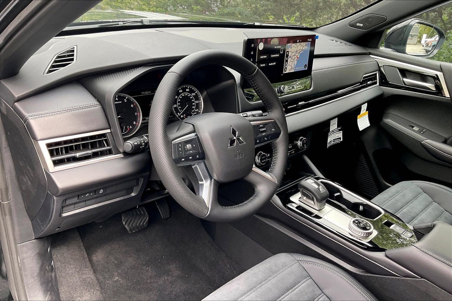 2026 Mitsubishi Outlander LE