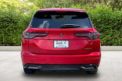 2026 Mitsubishi Outlander LE