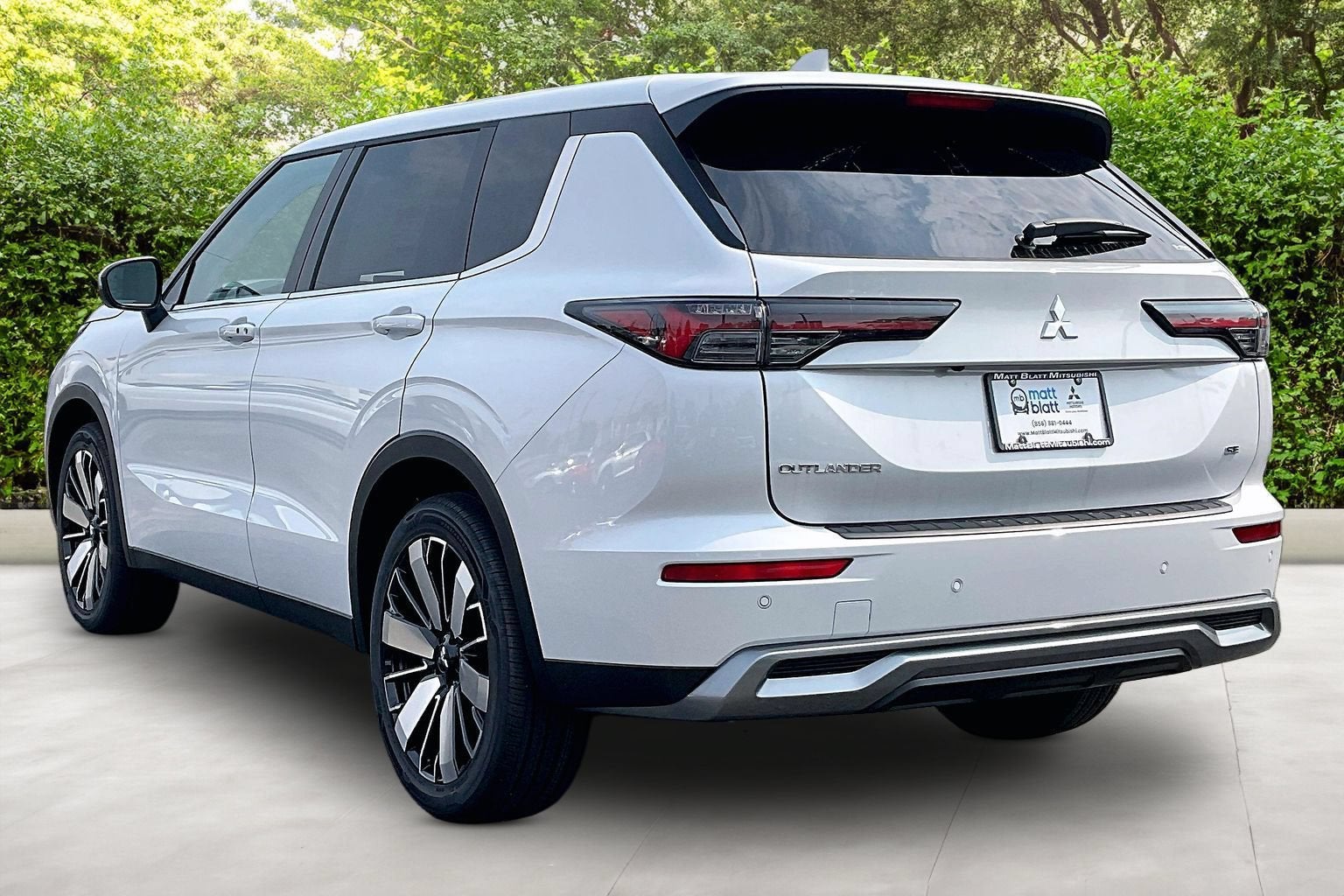 2026 Mitsubishi Outlander SE