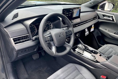 2026 Mitsubishi Outlander LE