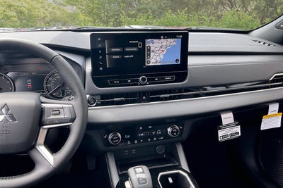 2026 Mitsubishi Outlander LE