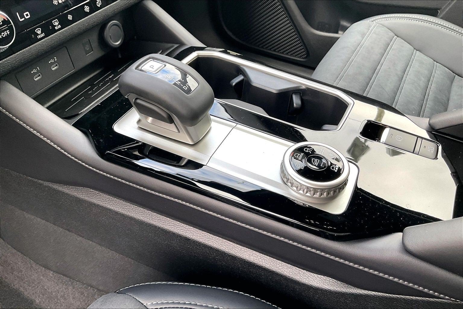 2026 Mitsubishi Outlander LE